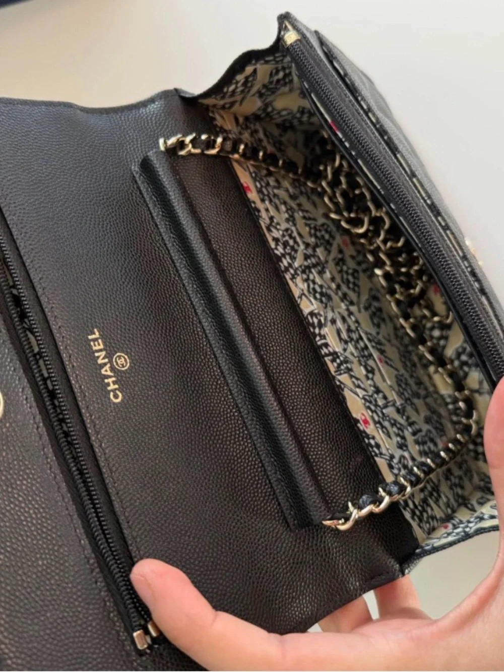 CHANEL Black Quilted Crossbody Wallet with Champagne Gold CC - Picture 3 of 11